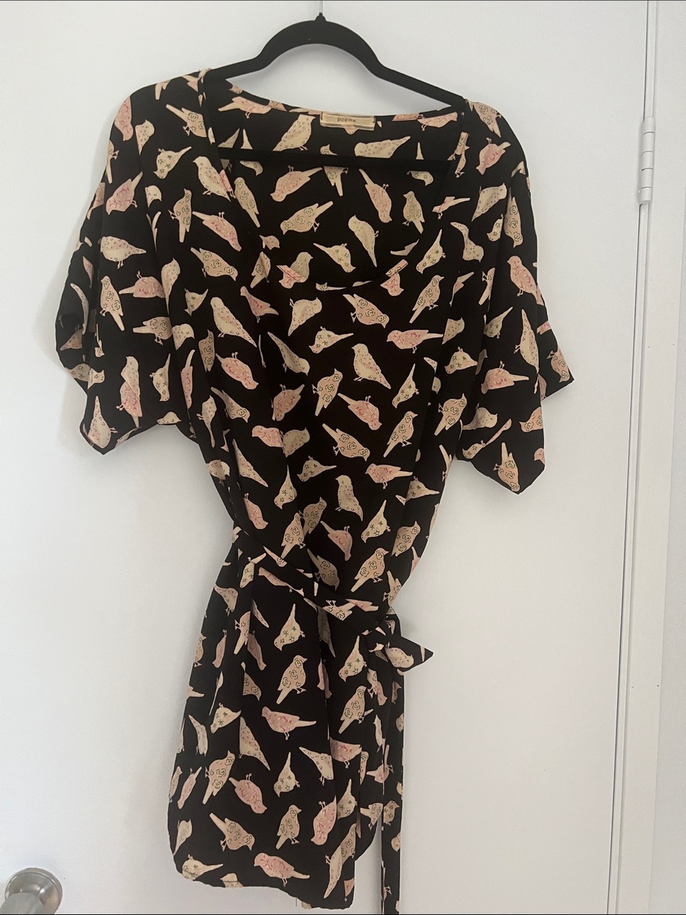 Womens Black Bird-Print Wrap Dress